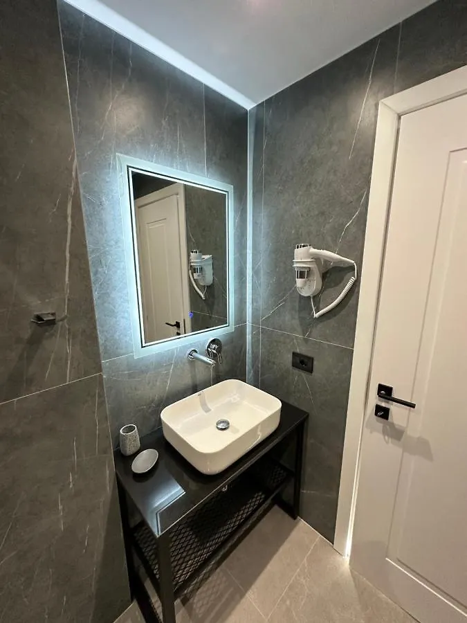 Villa Idrizi Sarandë Pensionat